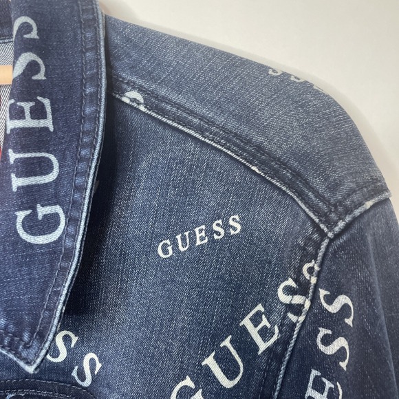 GUESS Denim Jacket Womens Large Allover Logo Blue Button Front Short Y2K Stretch - Picture 3 of 12